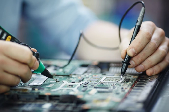 Electronic device inspection and refurbishment operations